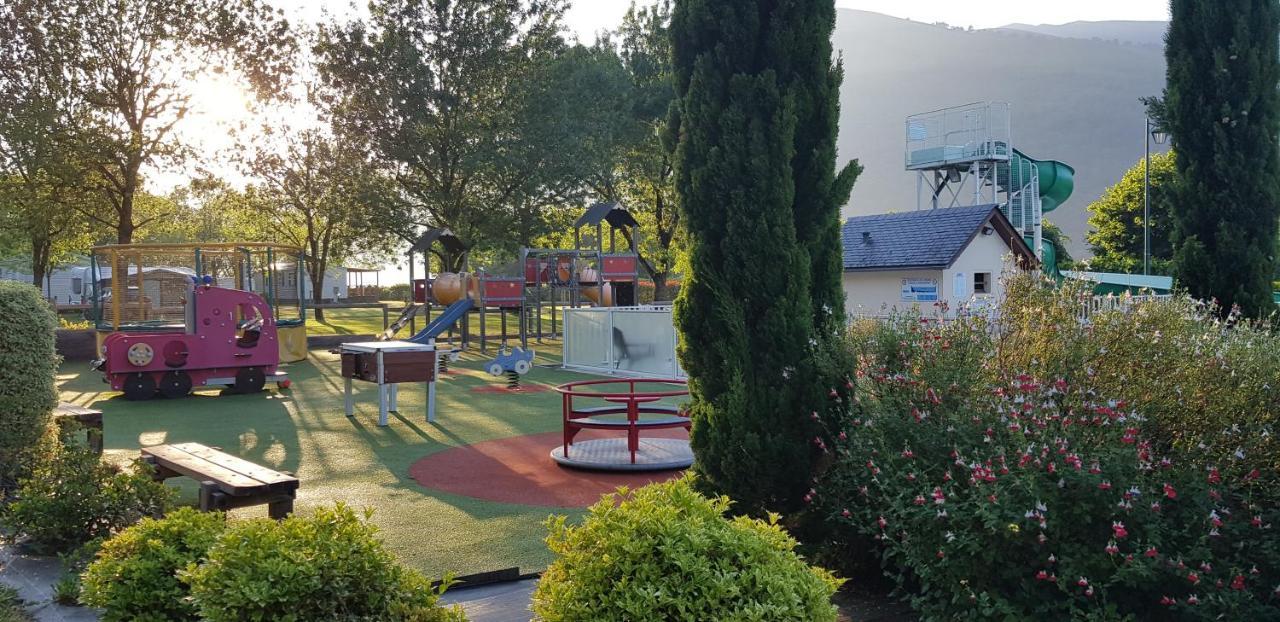 Camping Familial - Parc Aquatique - Grande Aire De Jeux A La Montagne Agos-Vidalos Екстериор снимка